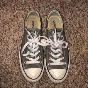 Size 7 women’s grey converse.
